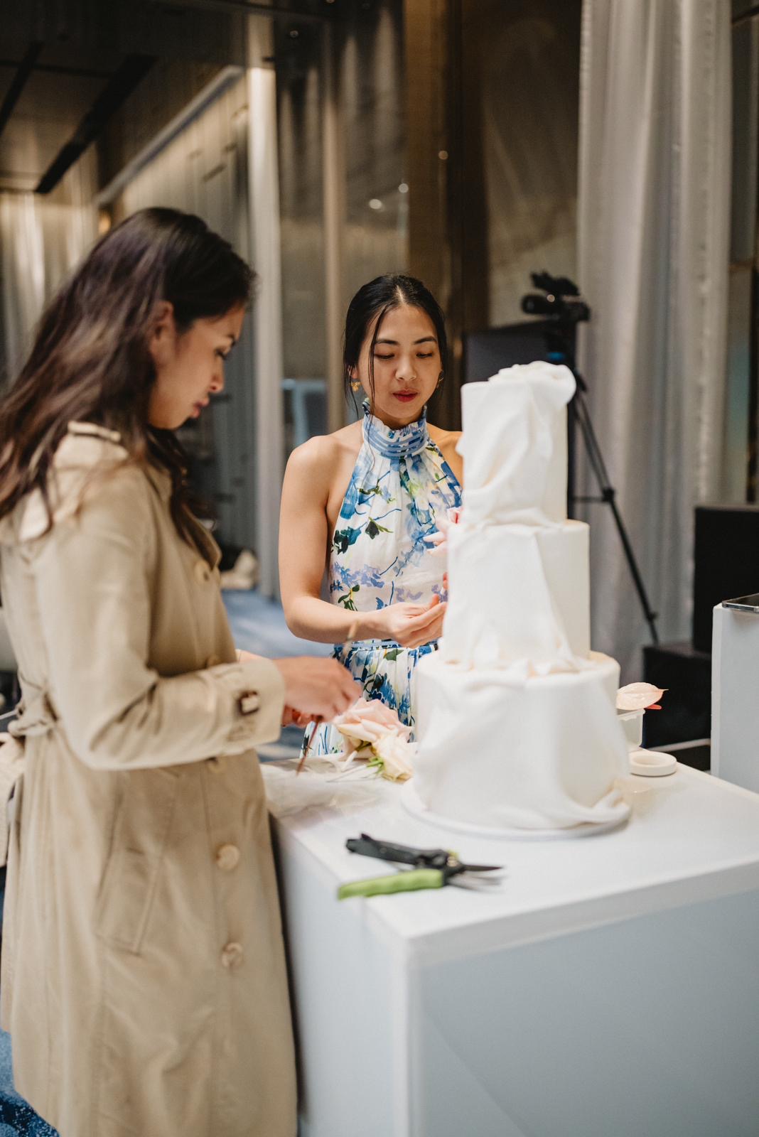 Beautiful wedding cake in fondant for weddingy